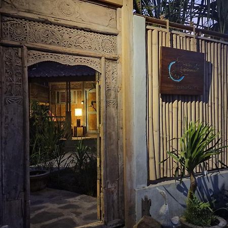 Villas Light House - Eco-Traditional Joglo Gili Trawangan Exterior photo