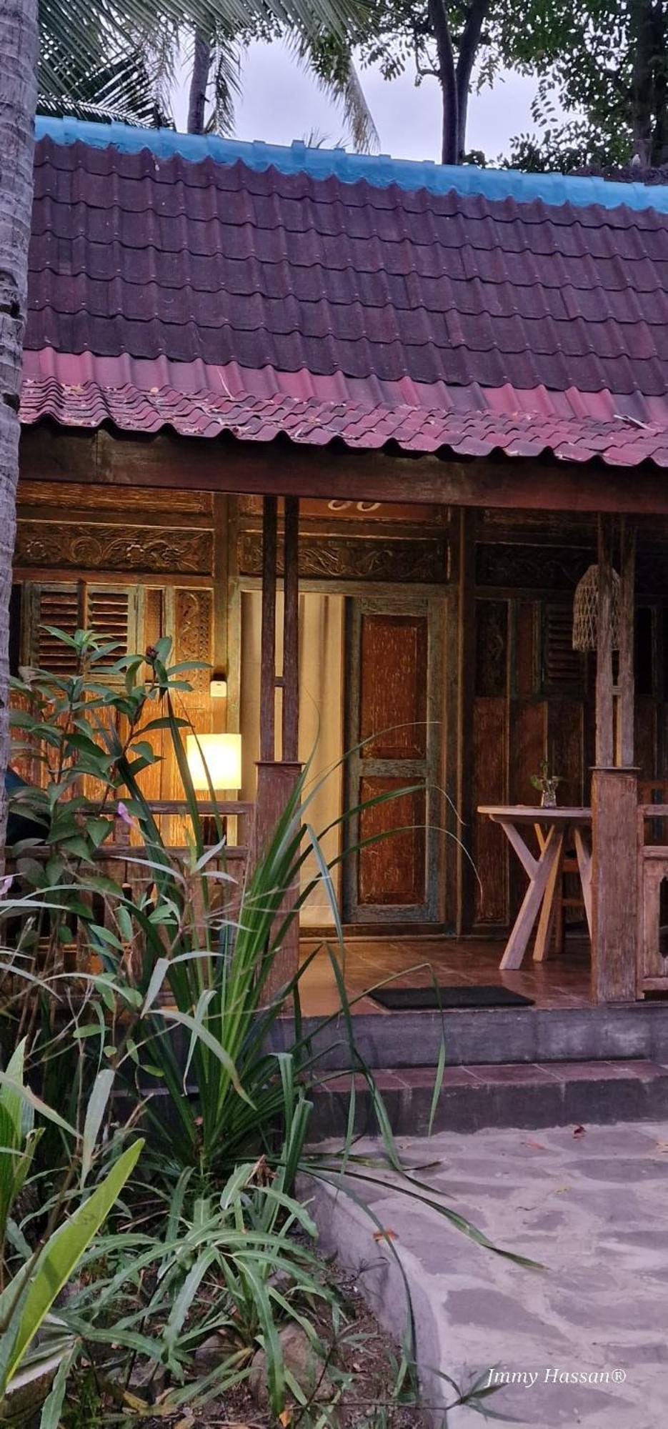 Villas Light House - Eco-Traditional Joglo Gili Trawangan Exterior photo