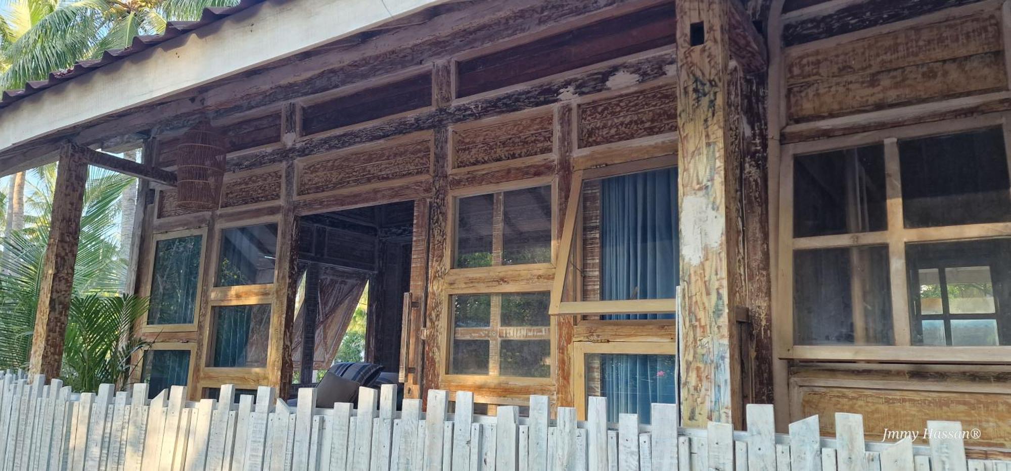 Villas Light House - Eco-Traditional Joglo Gili Trawangan Exterior photo