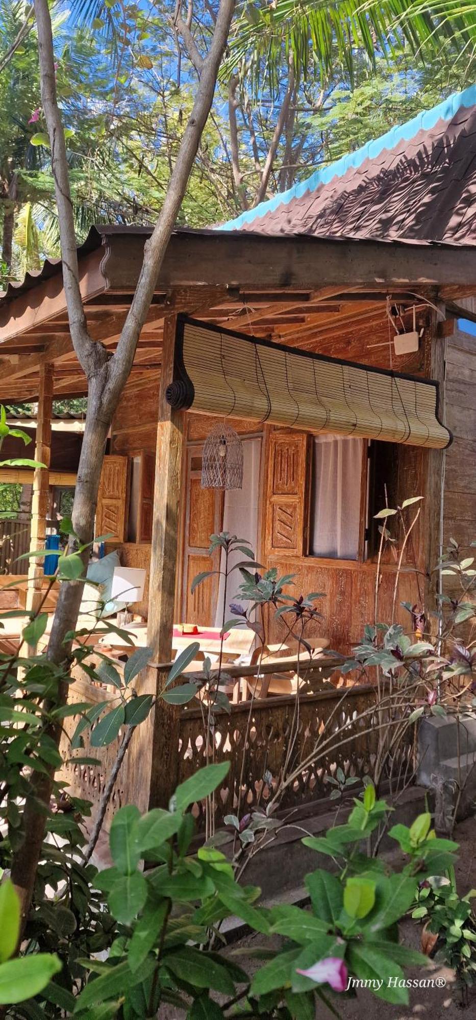 Villas Light House - Eco-Traditional Joglo Gili Trawangan Exterior photo