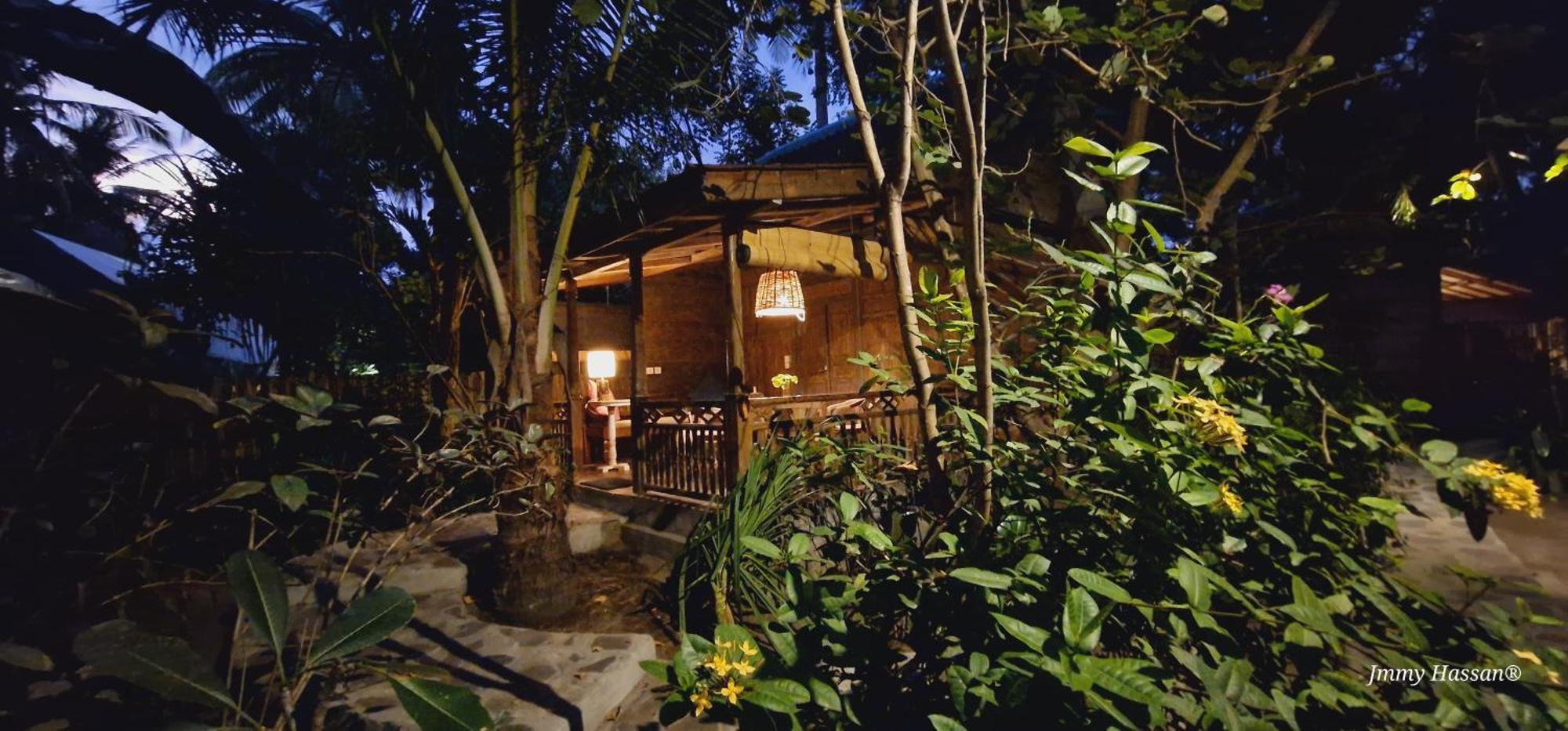 Villas Light House - Eco-Traditional Joglo Gili Trawangan Exterior photo
