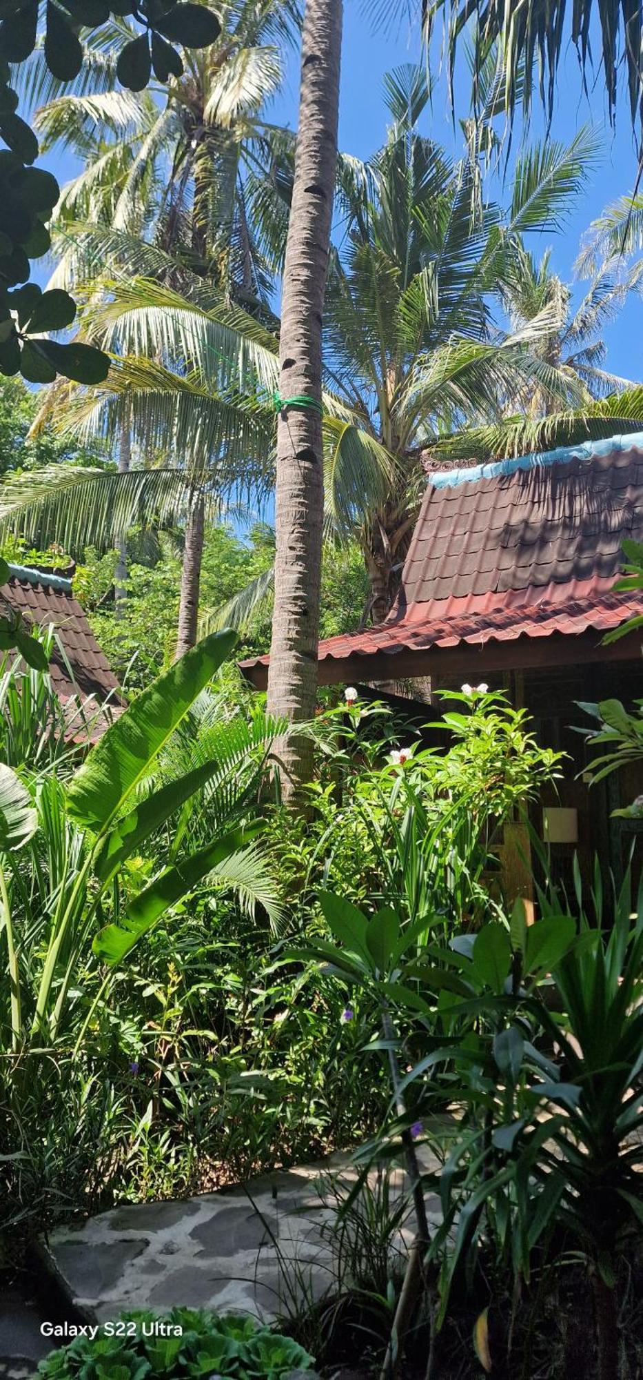 Villas Light House - Eco-Traditional Joglo Gili Trawangan Exterior photo